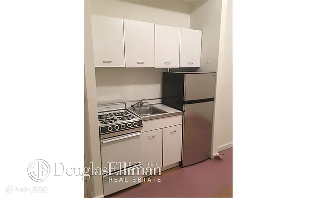 Rented by Douglas Elliman | media 23