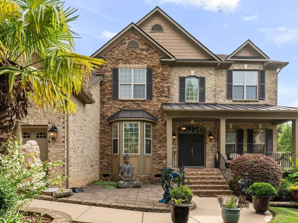 1033 Kennicott Ave, Cary, NC 27513
