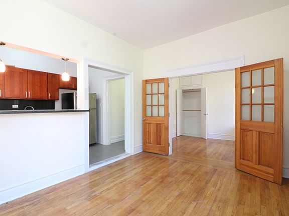 3rd image of 374 W 46th St #3EE