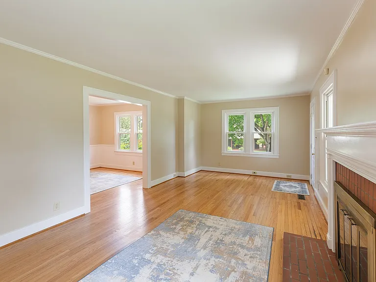3228 Lakeshore Dr — Photo 17
