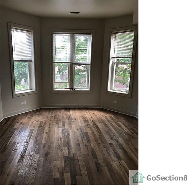 1st image of 3652 W Augusta Blvd #1