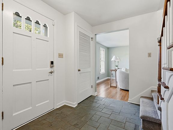 5th image of 175 Topsfield Rd