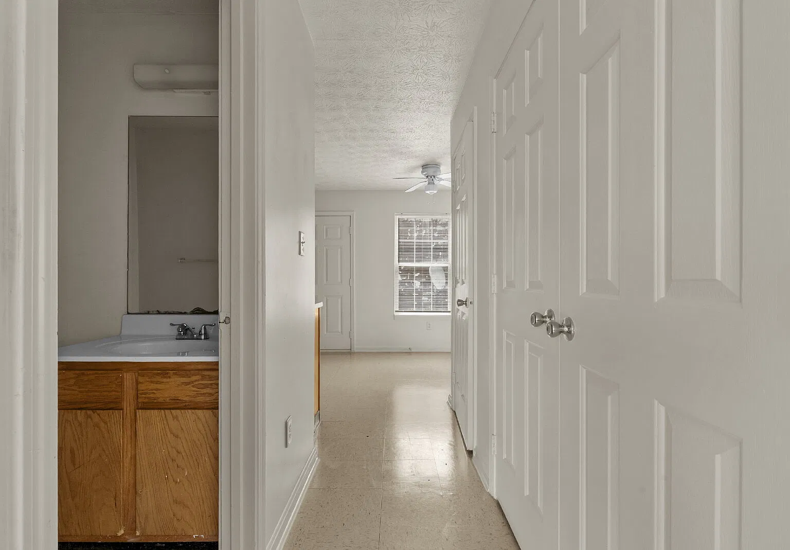 2 bed, 1.5 bath, 1020 sqft, $1,490 — Photo 4