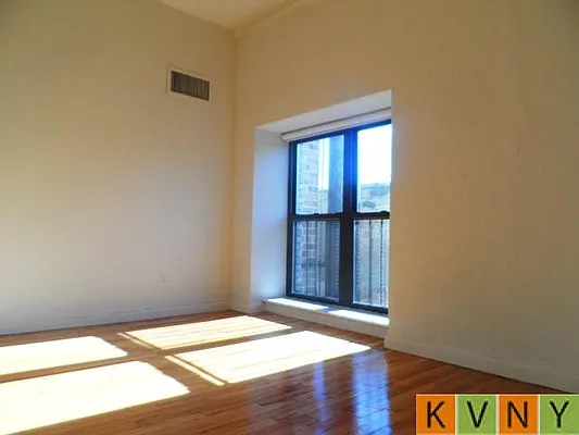 Rented by KVNY Soho | media 22