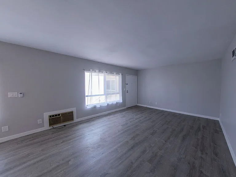 4101 Park Pl Apts — Photo 5