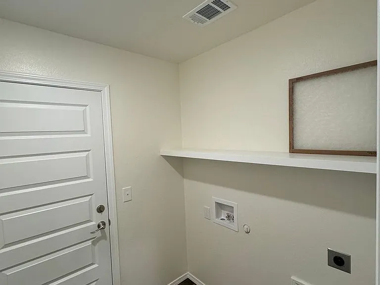4401 Beacon Rd — Photo 6