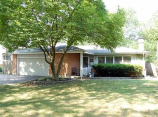 18752 Queens Rd, Homewood, IL 60430