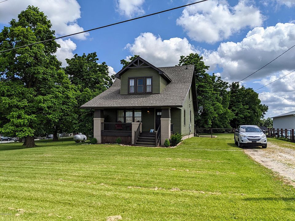 1st image of 2424 Diamond Dr