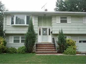 46 Harrison Ave photo 1