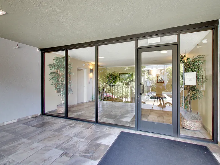378 Van Buren - Renovated 2bed and 1bed units - Beautiful Building! — Photo 32