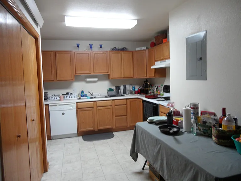 1435 Thaxton Ct #A — Photo 3