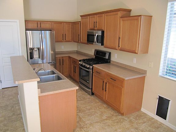 5th image of 992 N Avenida Jeanine