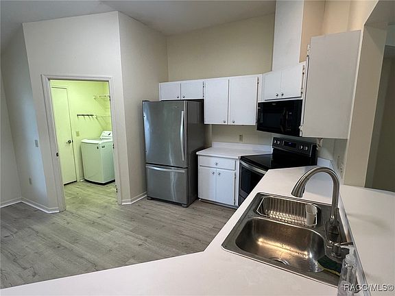 4th image of 4291 N Lincoln Ave