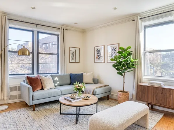 535 Hudson Street image 1 of 17