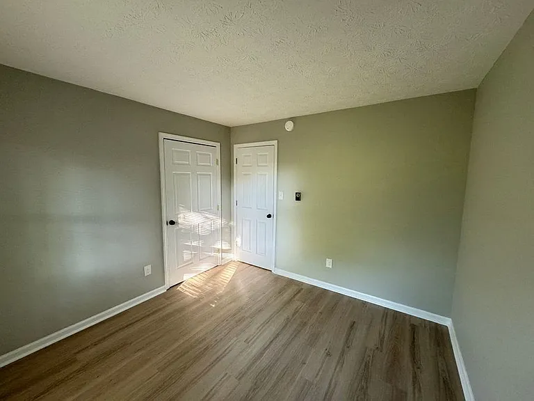 105 Astor Pl — Photo 9