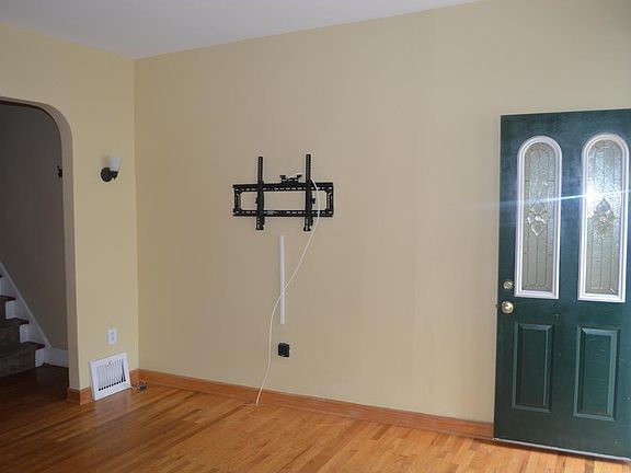 3rd image of 108 Salaignac St