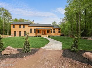 1069 Sandy Valley Rd, White Haven, PA 18661