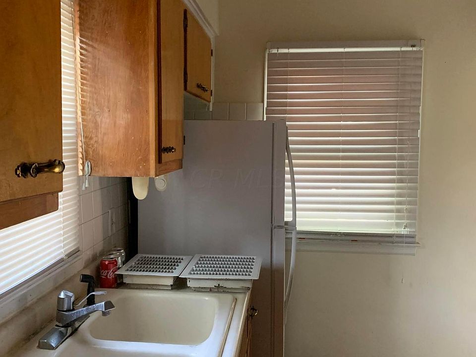 2nd image of 3197 Grasmere Ave