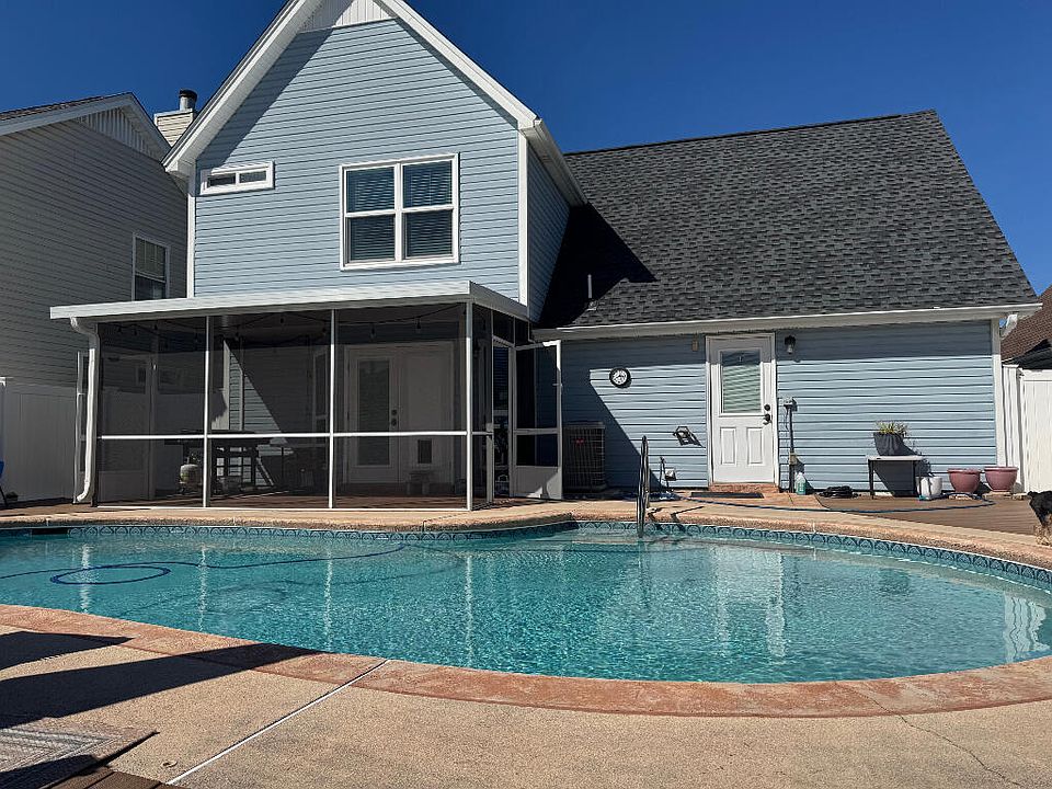1st image of 402 Sandy Ridge Cir