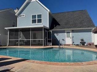 402 Sandy Ridge Cir, Mary Esther, FL 32569