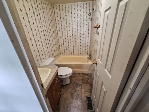 422 E Fountain Rd #11