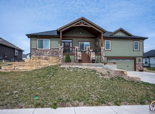 3300 SE Blazing Star Dr, Topeka, KS 66609