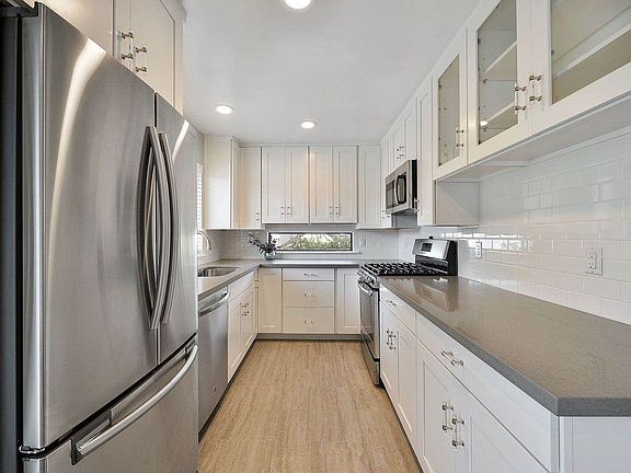 5th image of 1022 Paloma Ave