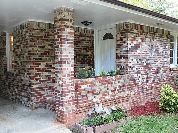 4th image of 2503 Crockett Dr SE