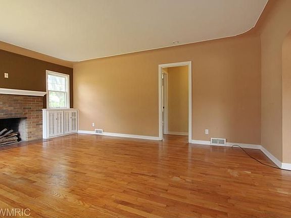 3rd image of 3022 Locke Ave SW