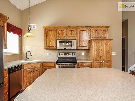 5th image of 7619 W 144th Pl