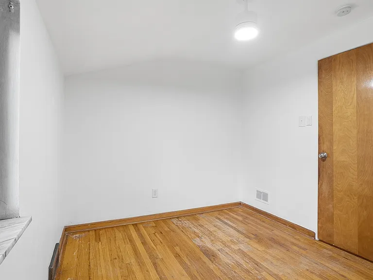 7895 Mark Dr — Photo 20