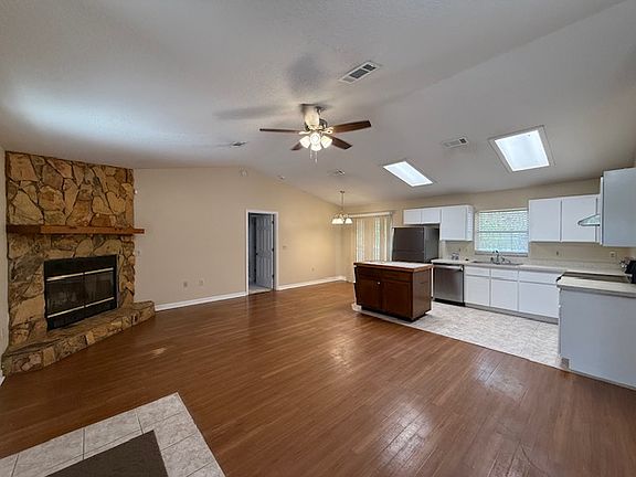 2nd image of 183 Palm Ave