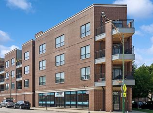3047 N Oakley Ave #305, Chicago, IL 60618