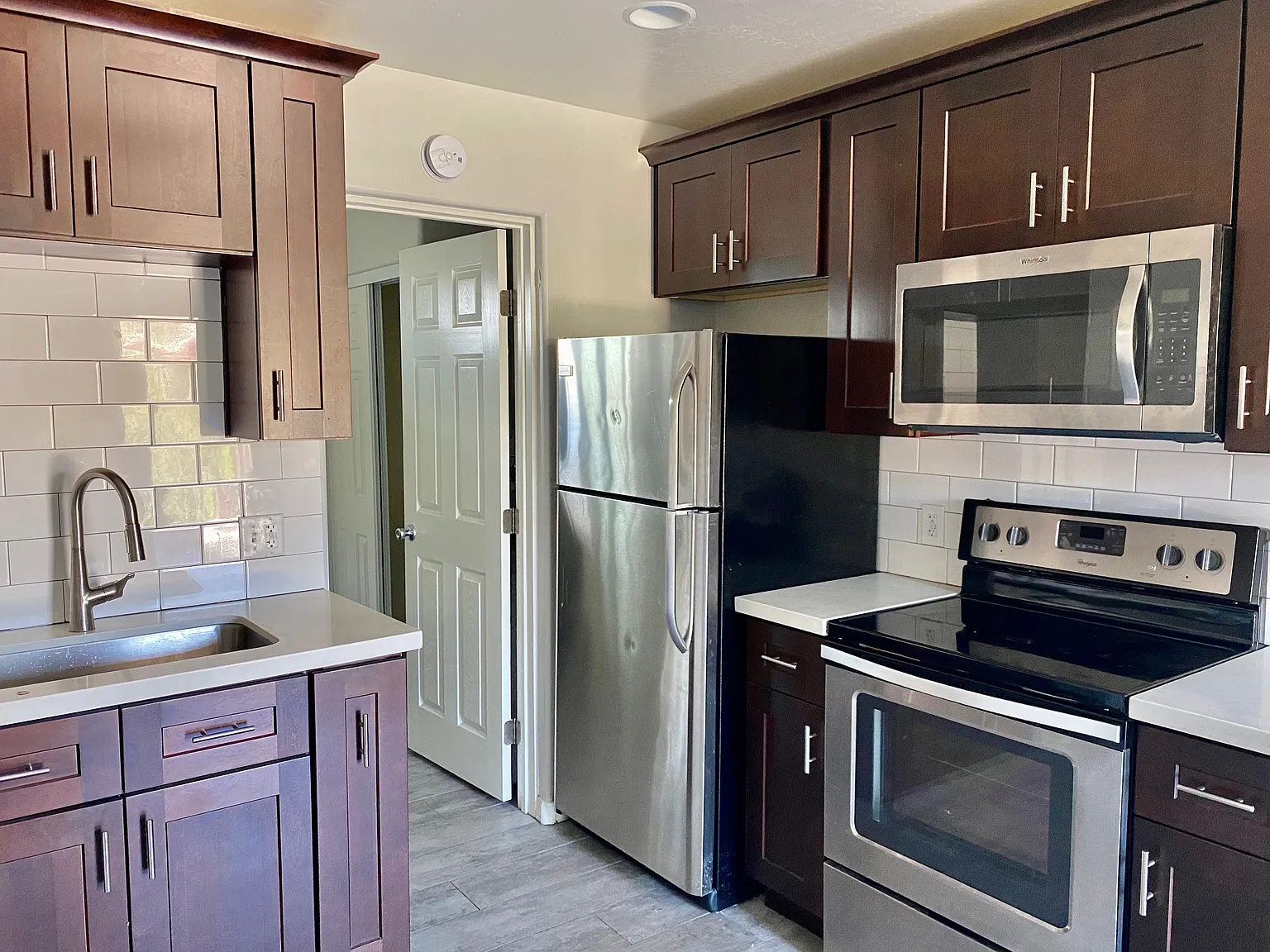 Studio, 468 sqft, $995 — Photo 2