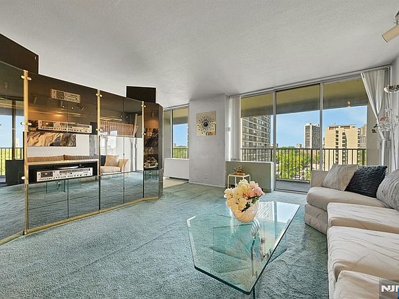 2nd image of 5 Horizon Rd APT 807