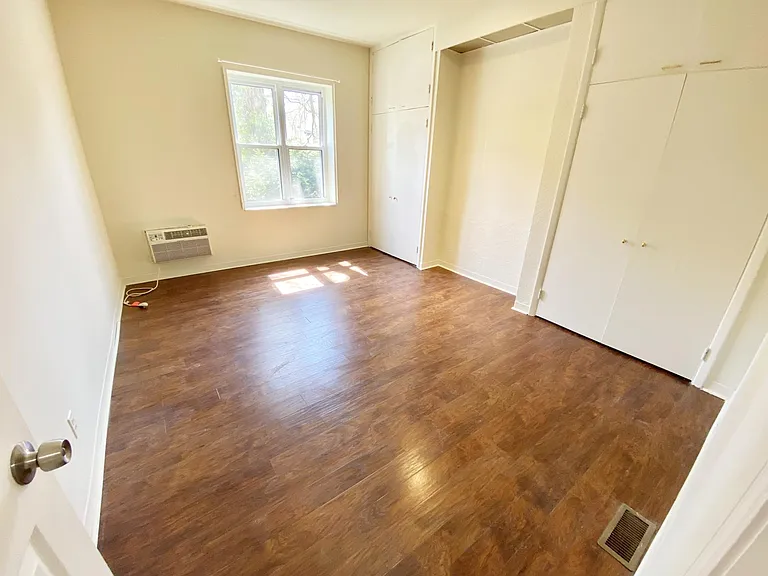 5801 Walnut St #1 — Photo 7