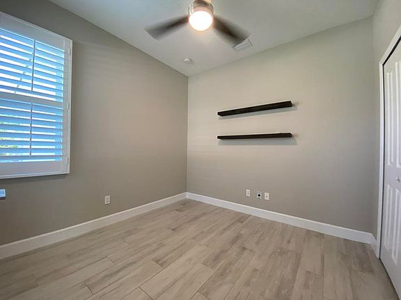 4th image of 272 Catriona Dr