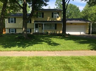 16 Barlow Dr, Rochester, NY 14626