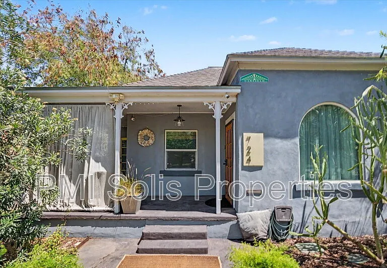 724 E Portland St — Photo 1