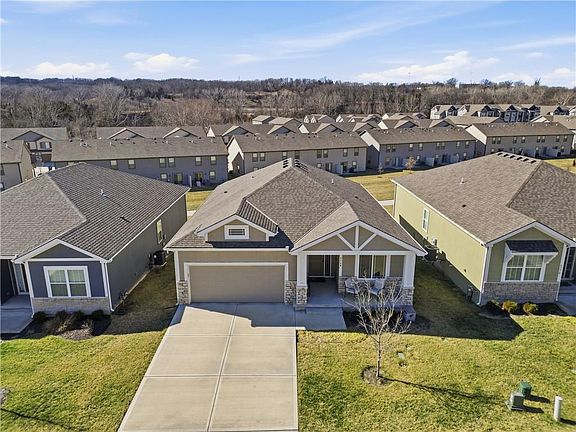 3rd image of 6768 Prairie Ln