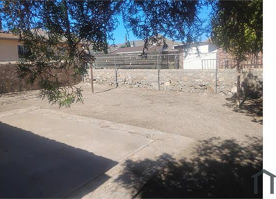 1st image of 2713 Russell St