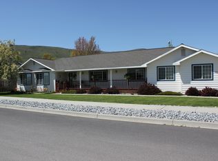 995 Petry Ln, Baker City, OR 97814