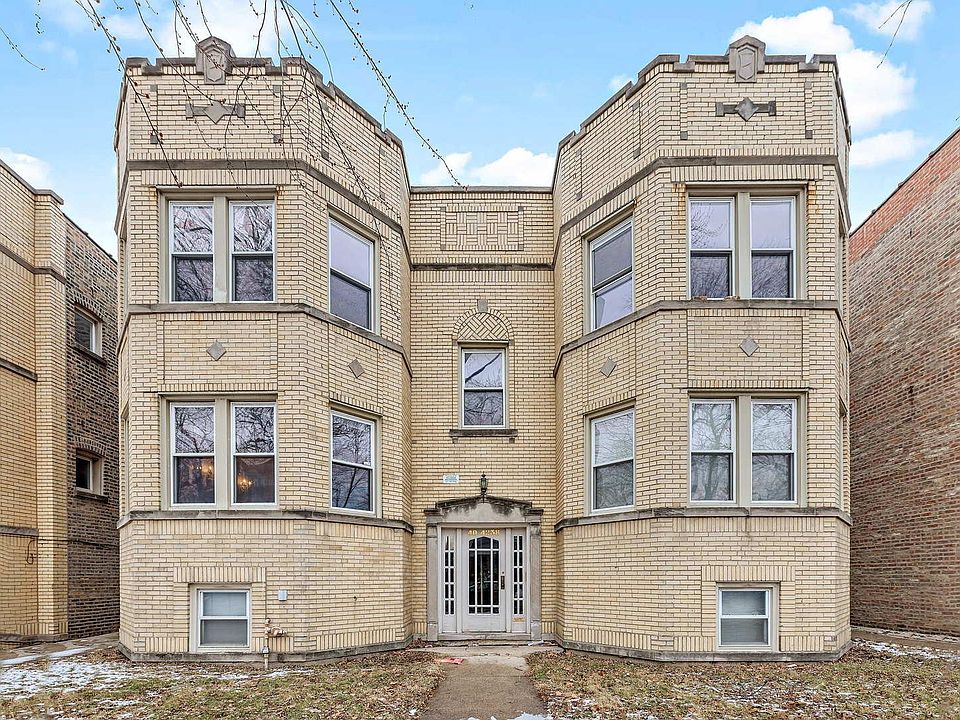1st image of 4238 W Wrightwood Ave #2E