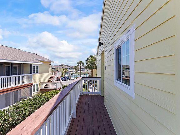 3rd image of 811 Ocean Marina Dr