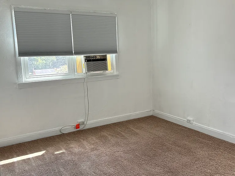 1430 Muldowney Ave — Photo 16