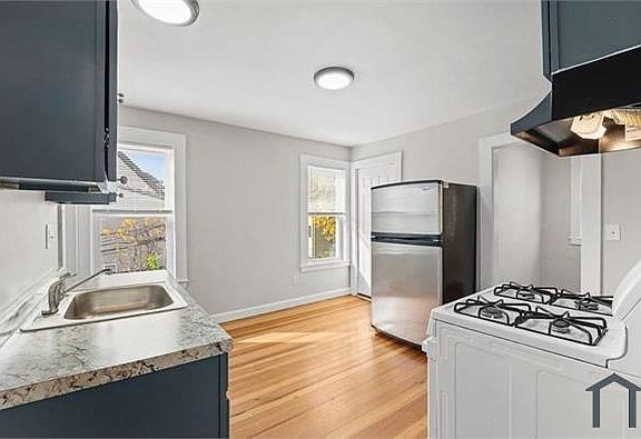 3rd image of 40 Ripley Rd #2