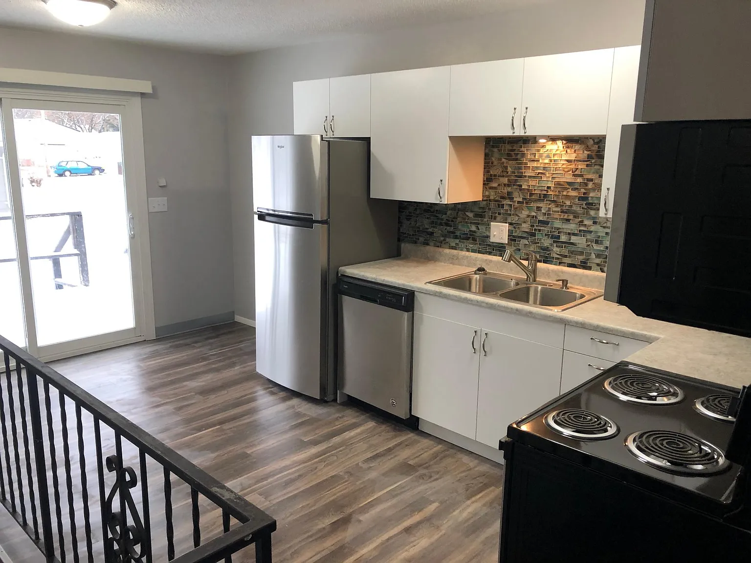 2 bed, 864 sqft, $975 — Photo 2