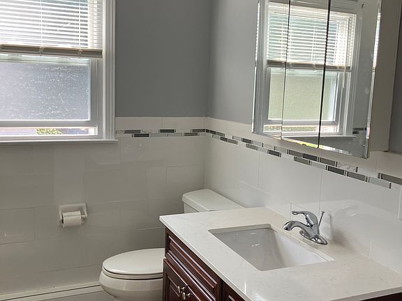 5th image of 507 Main St