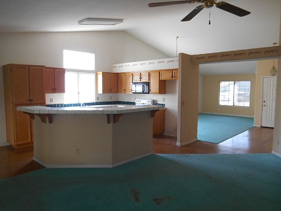 4th image of 1879 White Oak Dr