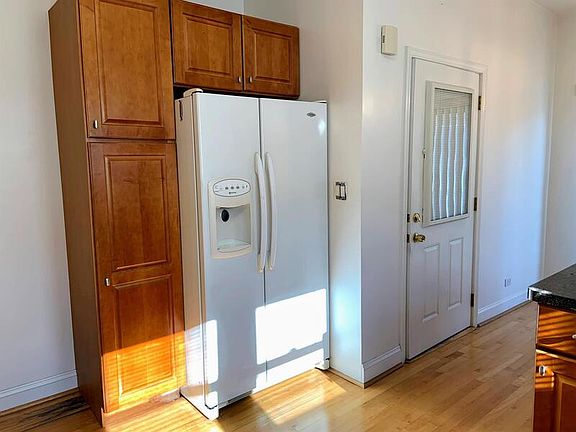 4th image of 5825 N Rogers Ave APT 2